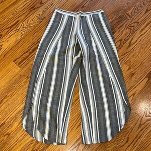 Juniper Blu Woman’s Striped Pants Size L